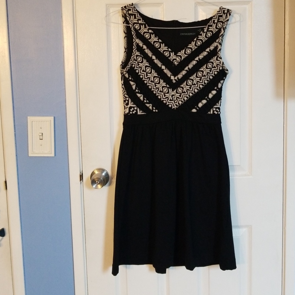 Cynthia Rowley Dress. Geometric top.